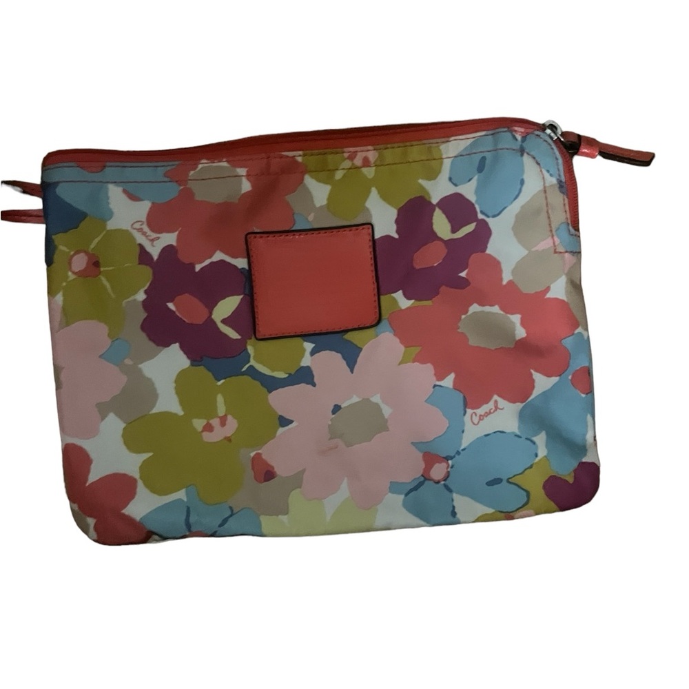 Coach flower pouch